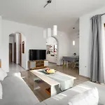With Parking Space Mugeba, - 24244 Apartamento Poreč
