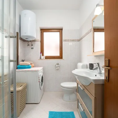 With Parking Space Mugeba, - 24244 Appartement *