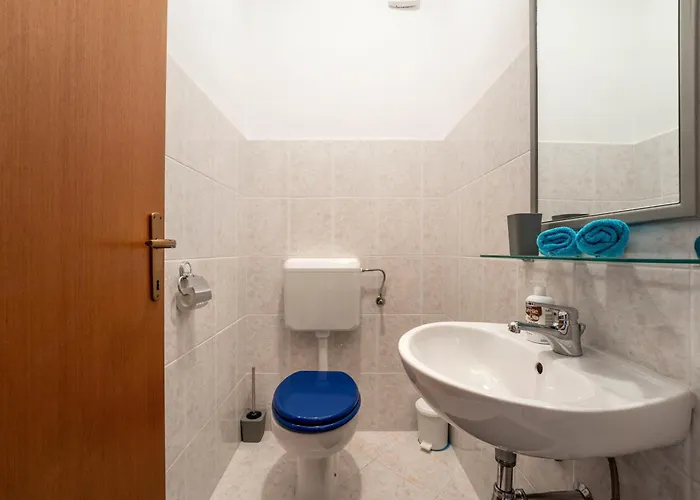 Apartment With Parking Space Mugeba, - 24244