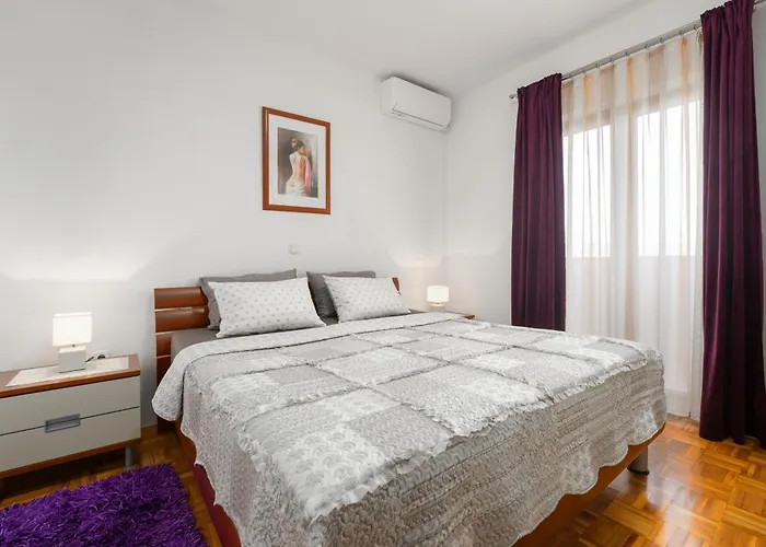 With Parking Space Mugeba, - 24244 * Πόρετς